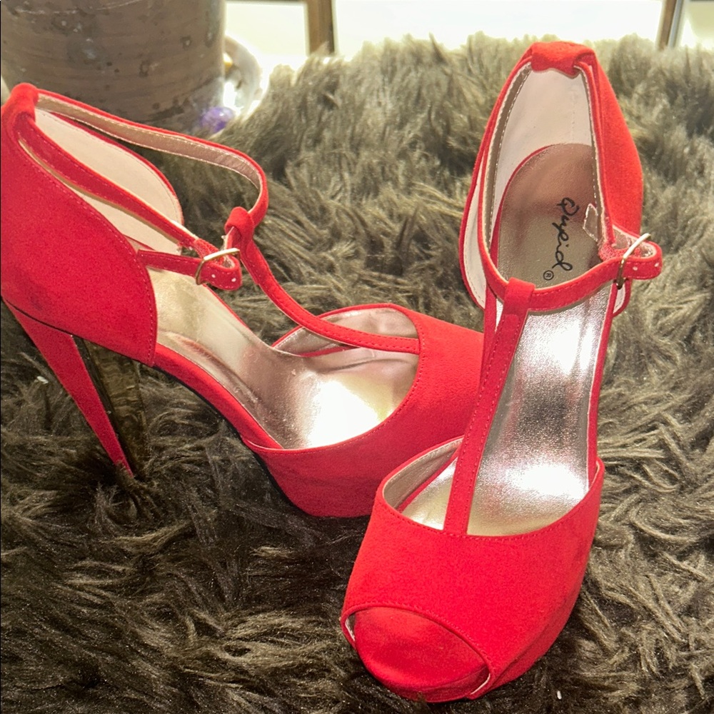 Qupid Scarlet T-Strap Heels